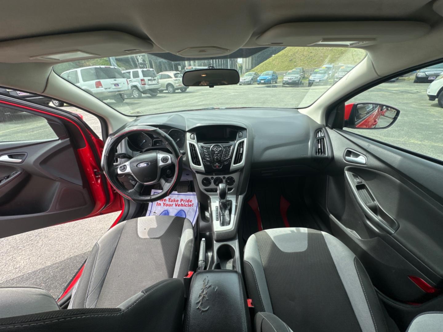 2014 Red Ford Focus (1FADP3K21EL) , Automatic transmission, located at 5700 Curlew Drive, Norfolk, VA, 23502, (757) 455-6330, 36.841885, -76.209412 - Photo#6